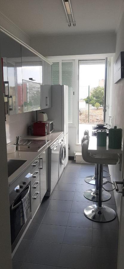 Minimalist Apartment Located Near Belem Lisabona Exterior foto